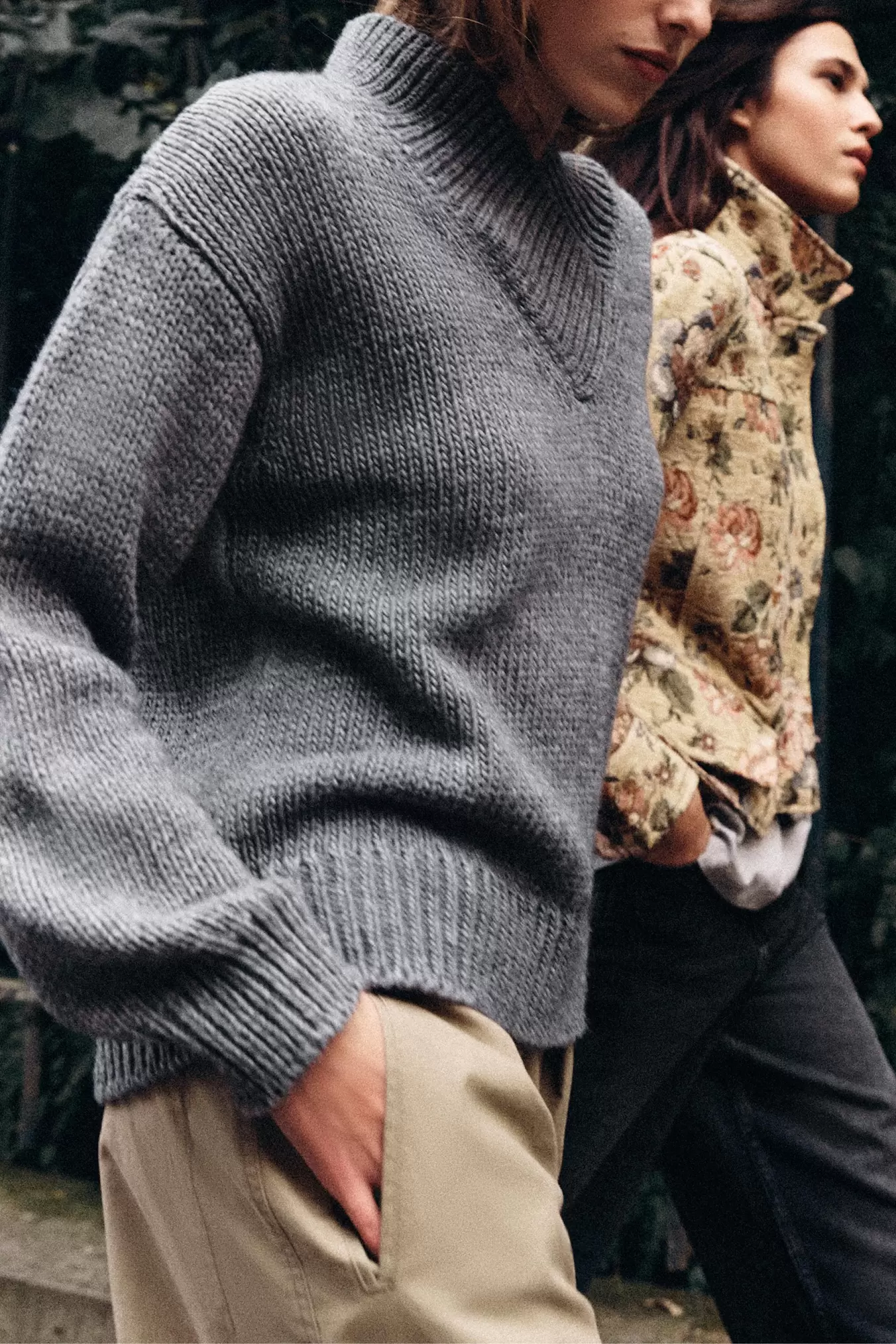 STRIKKET V-HALS SWEATER