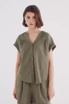 V-neck linen neckline blouse