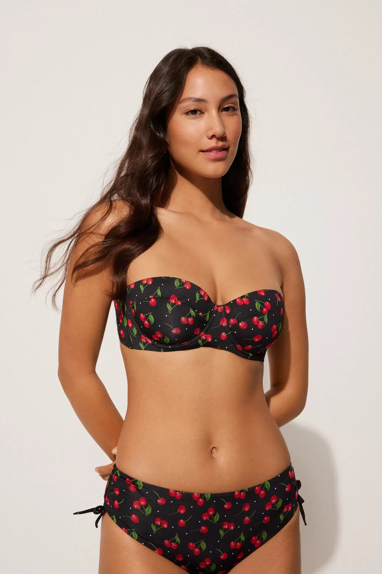Wattiertes Bandeau-Bikinioberteil Cherry on Top