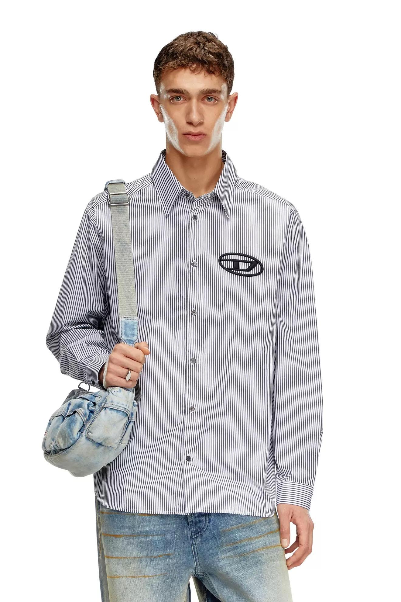 Gestreiftes T-Shirt mit Oval D-Stickerei