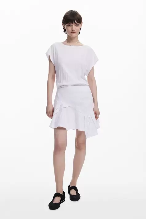 Kurzes kombiniertes Kleid