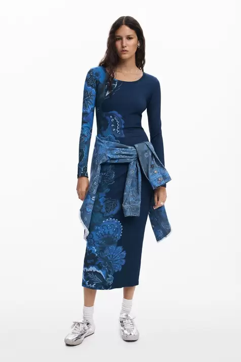 Enges Kleid mit Mandalas