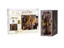 Harry Potter Book Nook Diagon Alley, die Winkelgasse als DIY 3D Buchstütze aus Holz, mit schöner Beleuchtung für das Bücherregal oder die Bückerecke