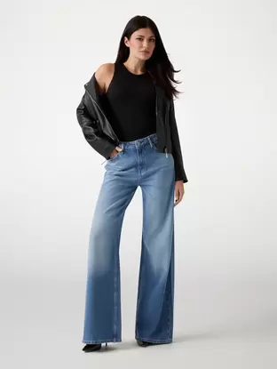 Bellflower Wide Leg Jeans