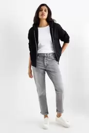 Boyfriend jeans - mid-rise waist