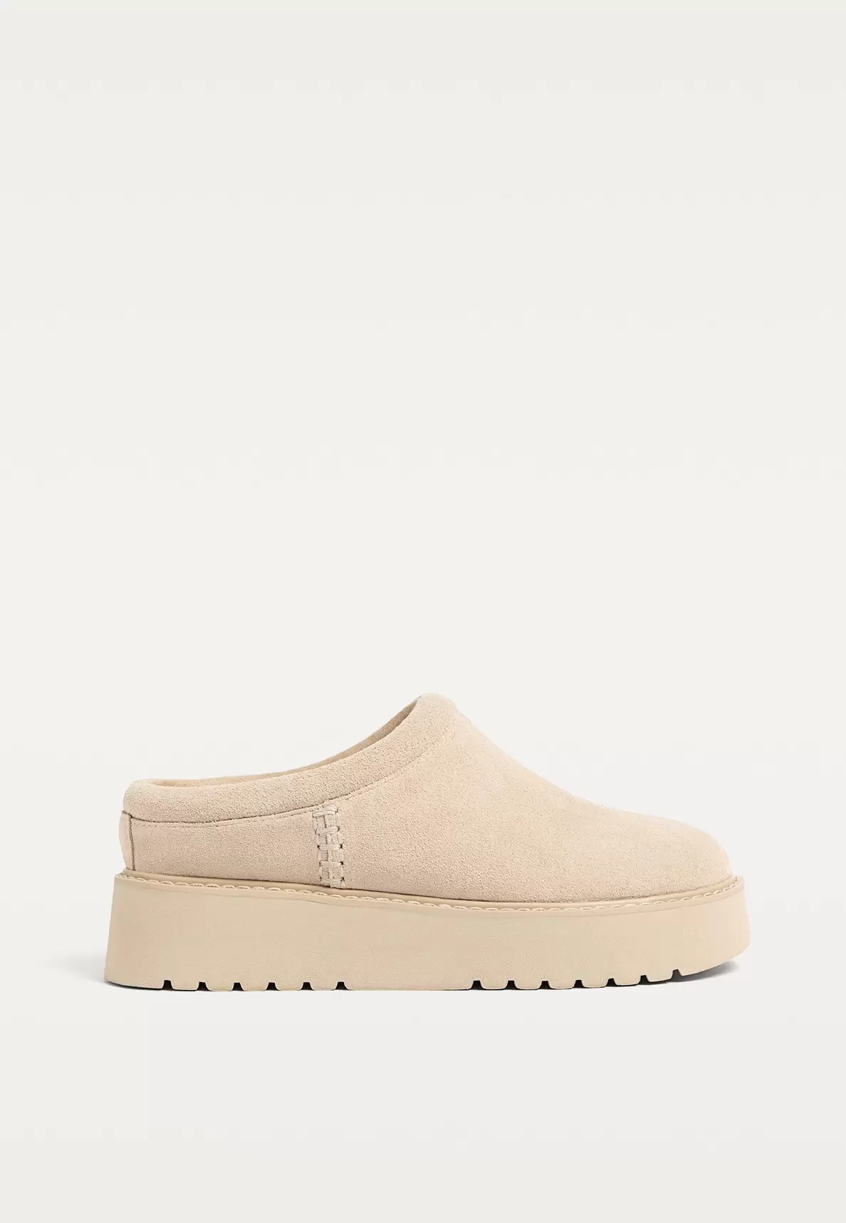 Flache Clogs aus Leder