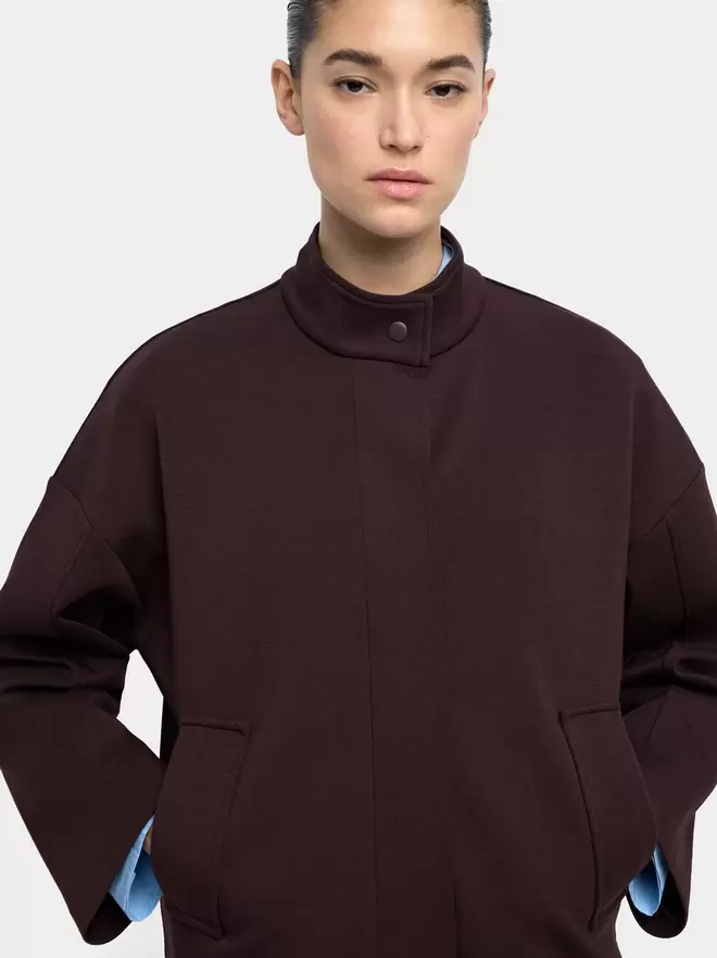 Light jacket with pockets