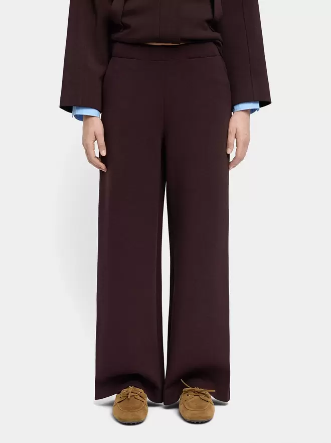 Elastic waist pants with pockets