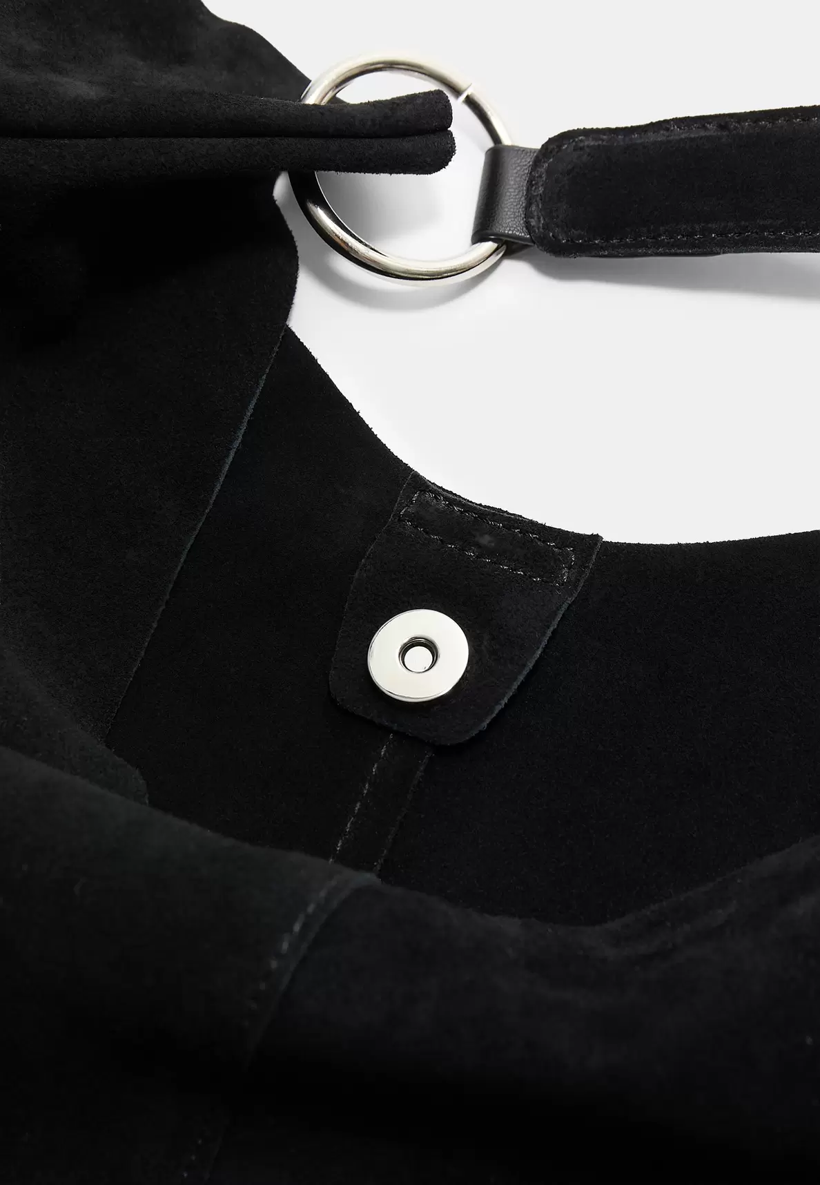 Schultertasche mit Ringen aus Leder