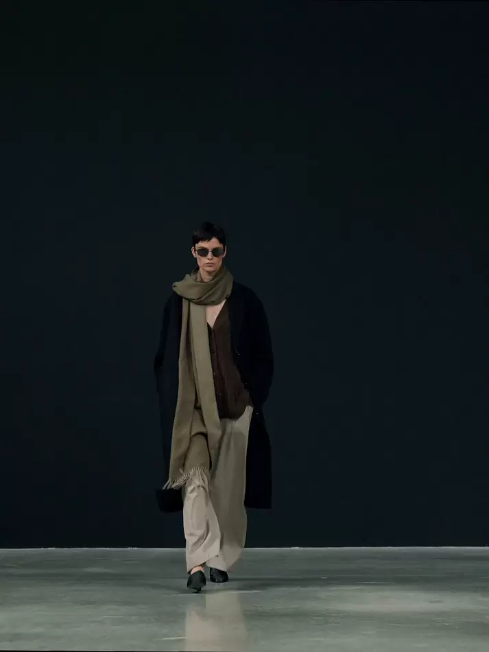 Strickcardigan aus Wollmischgewebe mit Zopfmuster