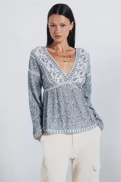 Boho blouse with border
