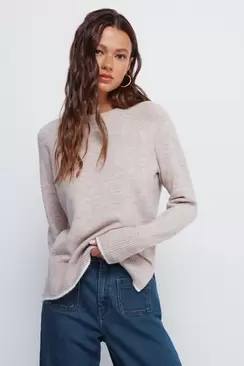 Cable-knit neck