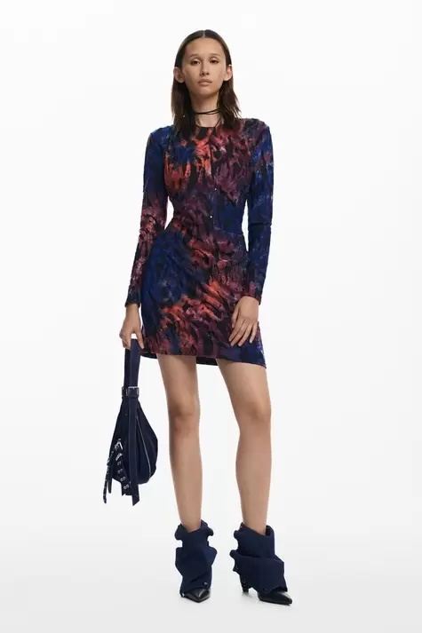 Drapiertes Arty-Kleid