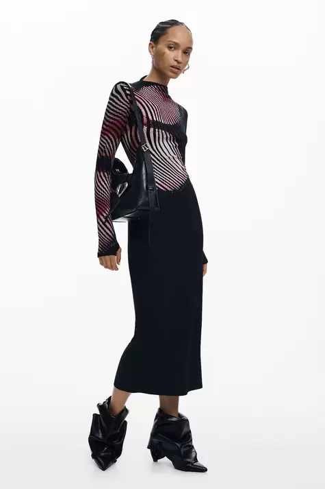 Langes Kleid mit Wellenmuster