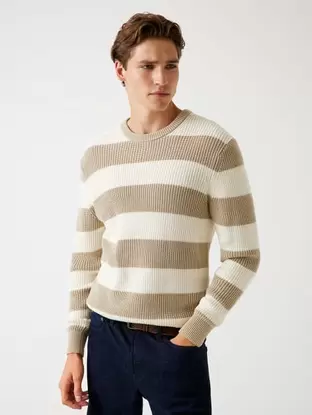 Gestreifter Rippstrickpullover
