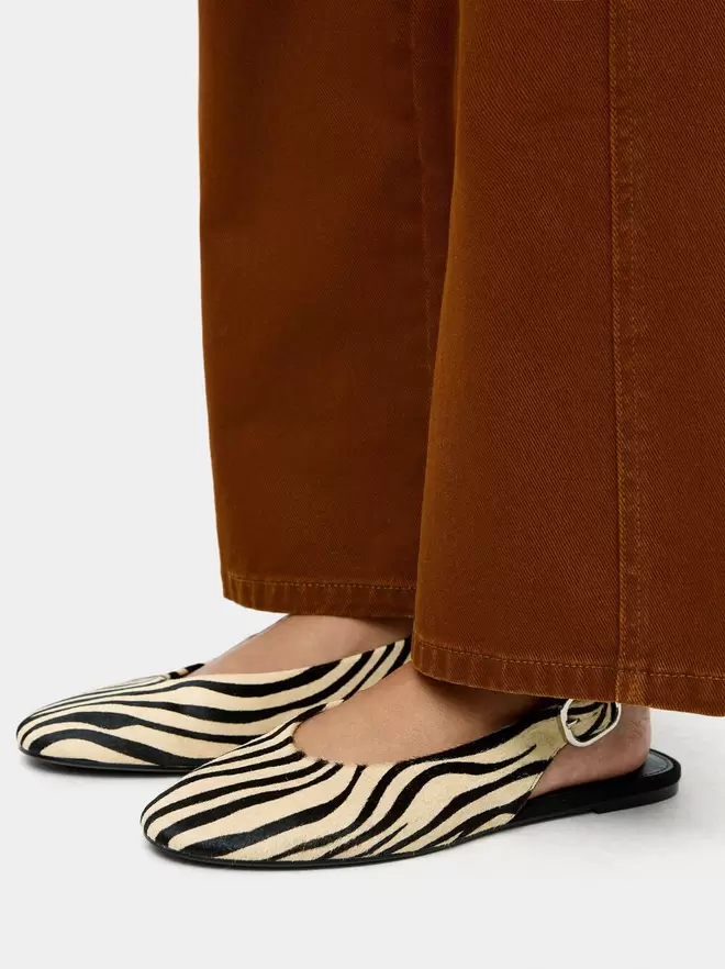 Leather ballet flats with slingback