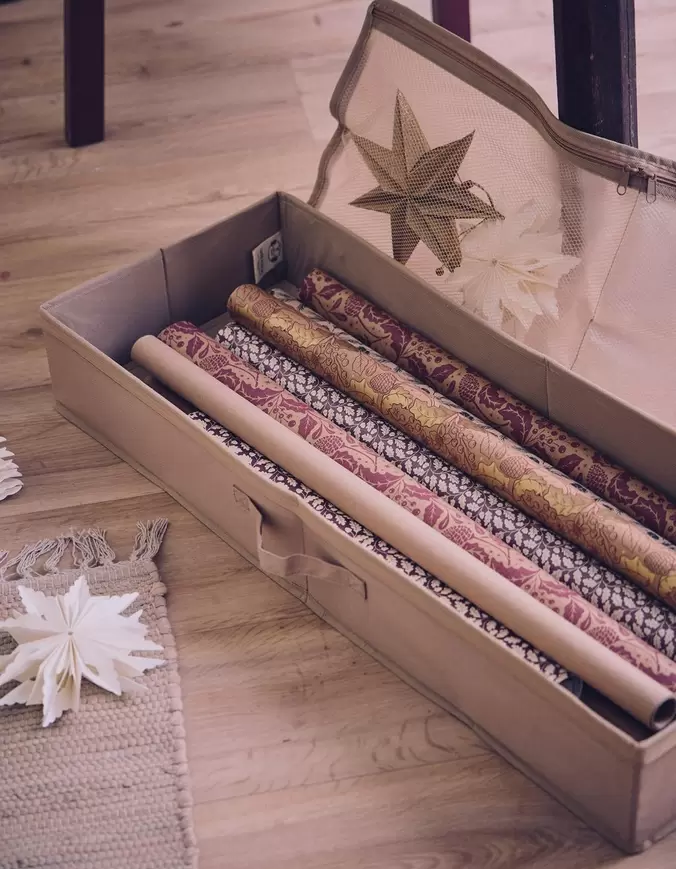 Geschenkpapieraufbewahrung