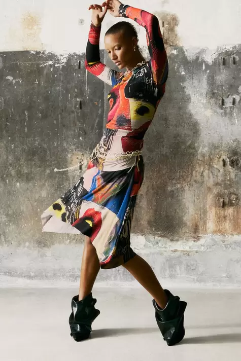 BEDRUCKTES KLEID MIT MÜNDERN