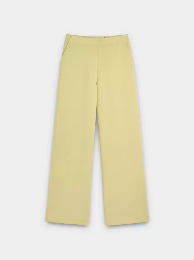 Elastic waist pants with pockets