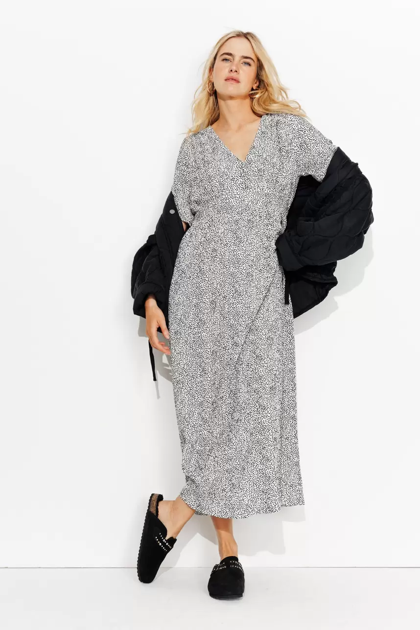 Langes gemustertes Kleid