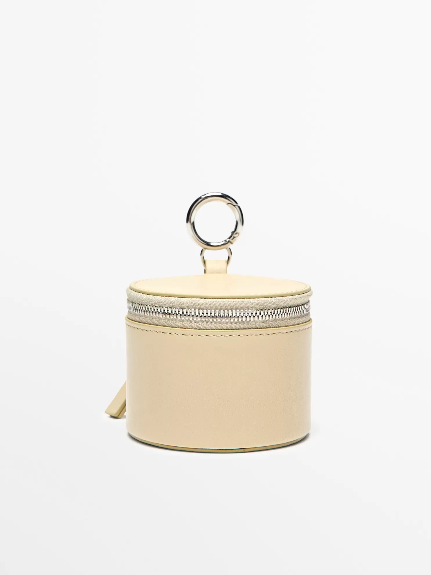 Runde Tasche mit Schmuck aus Nappaleder