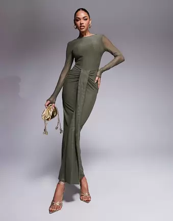 ASOS DESIGN – Langärmliges Netzstoff-Maxikleid in Khaki mit Rückenausschnitt, U-Boot-Ausschnitt und Schärpe