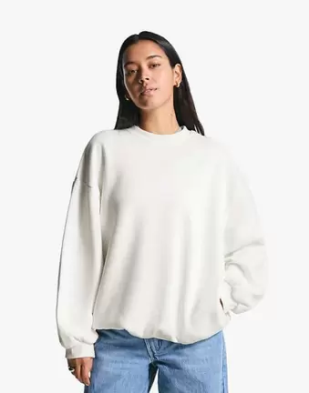 Bershka – Oversize-Sweatshirt in Weiß mit Taschen