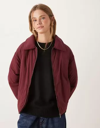 ASOS DESIGN – Pufferjacke in Burgunderrot mit Kragen