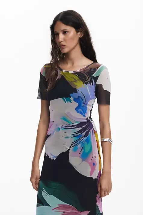 Figurbetontes Kleid mit Aquarellblumen