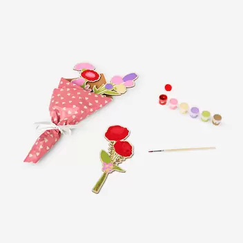 DIY Holzstrauß mit Farbe