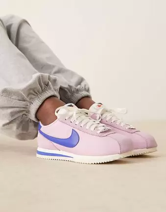 Nike – Cortez – Unisex-Sneaker aus Nylon in Rosa und Blau
