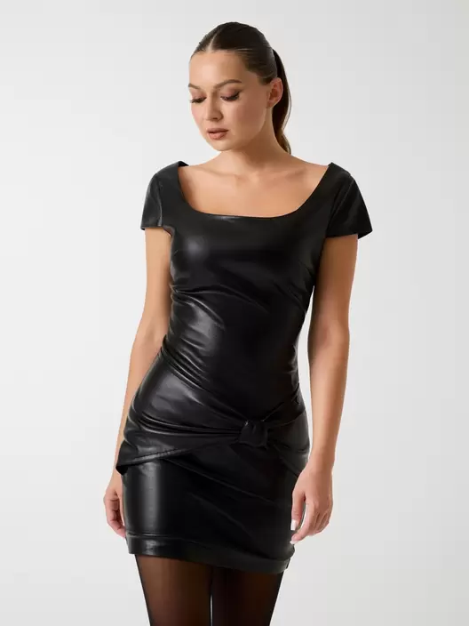 Vestido mini de piel sintética