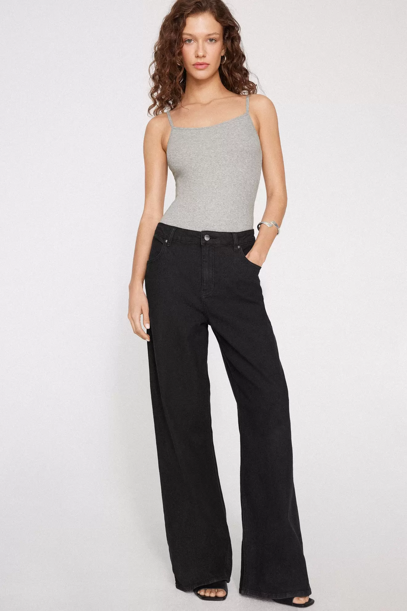 Body mit schmalen Trägern gerippt Cotton Cutie Add to wishlist: Body mit schmalen Trägern gerippt Cotton Cutie