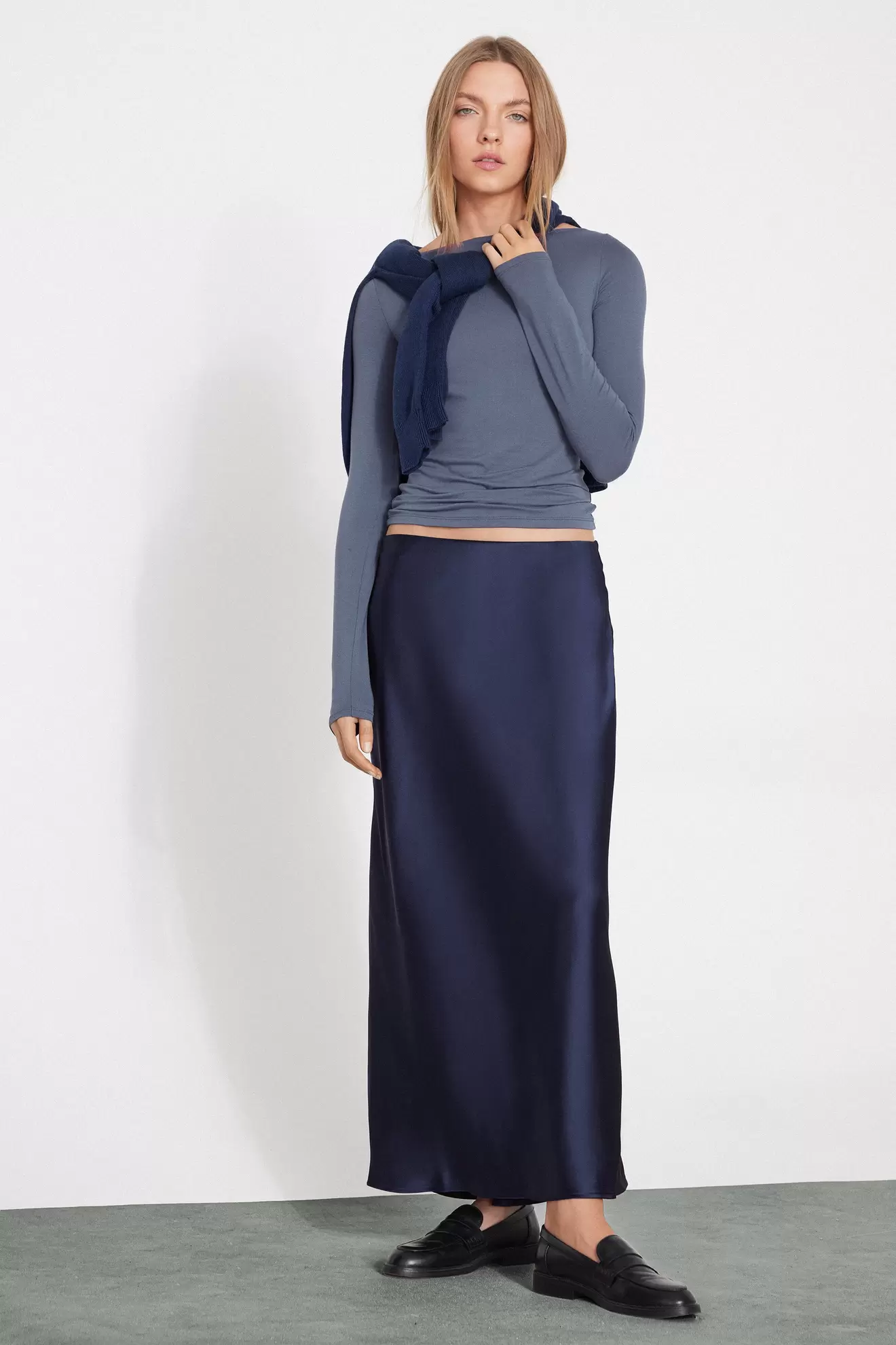 Midirock aus Satin Add to wishlist: Midirock aus Satin