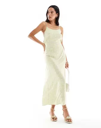 Miss Selfridge – Maxi-Trägerkleid in Grün mit Blümchenmuster, Trägern und U-Ausschnitt