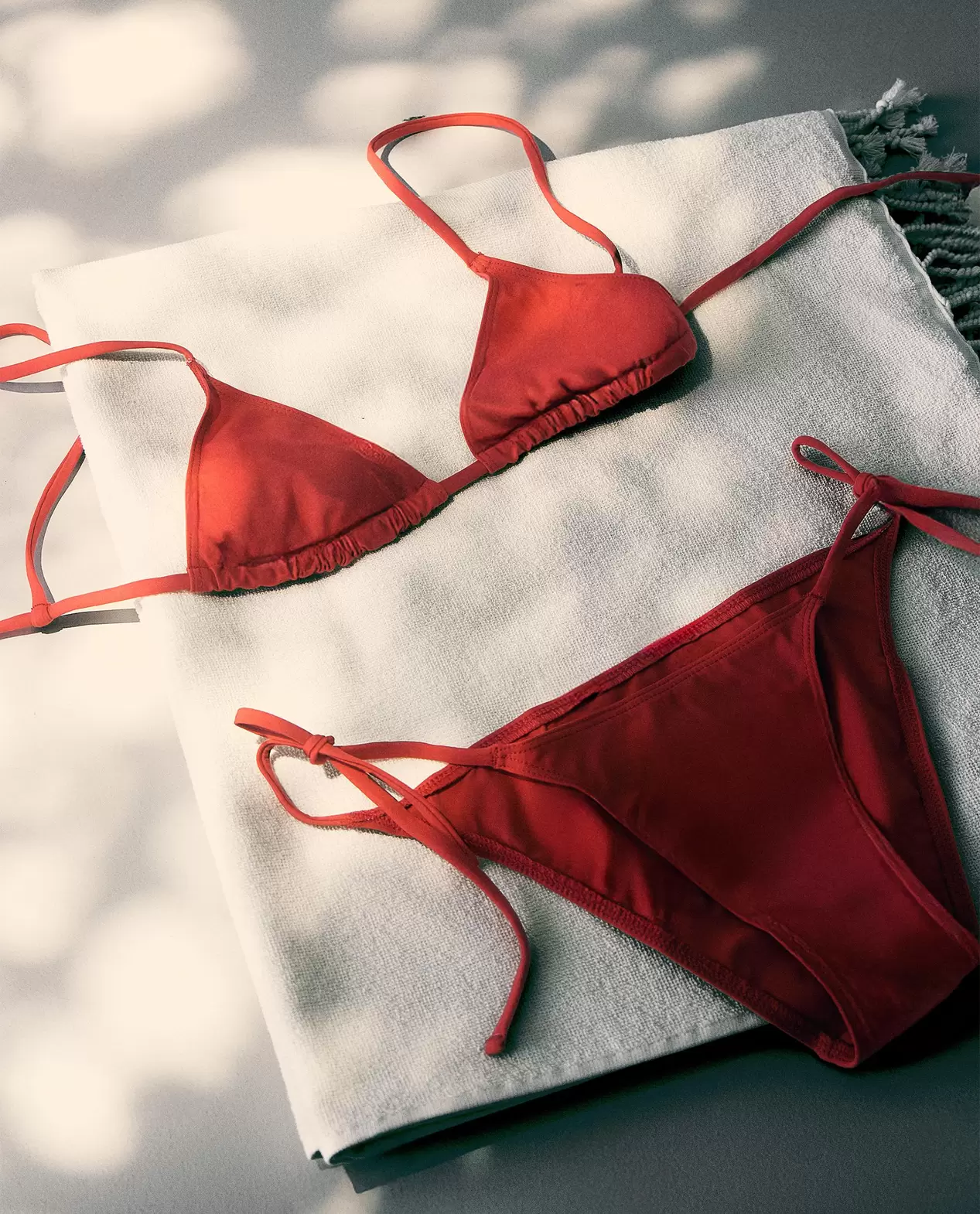 TRIANGEL-BIKINI MIT SCHLEIFE