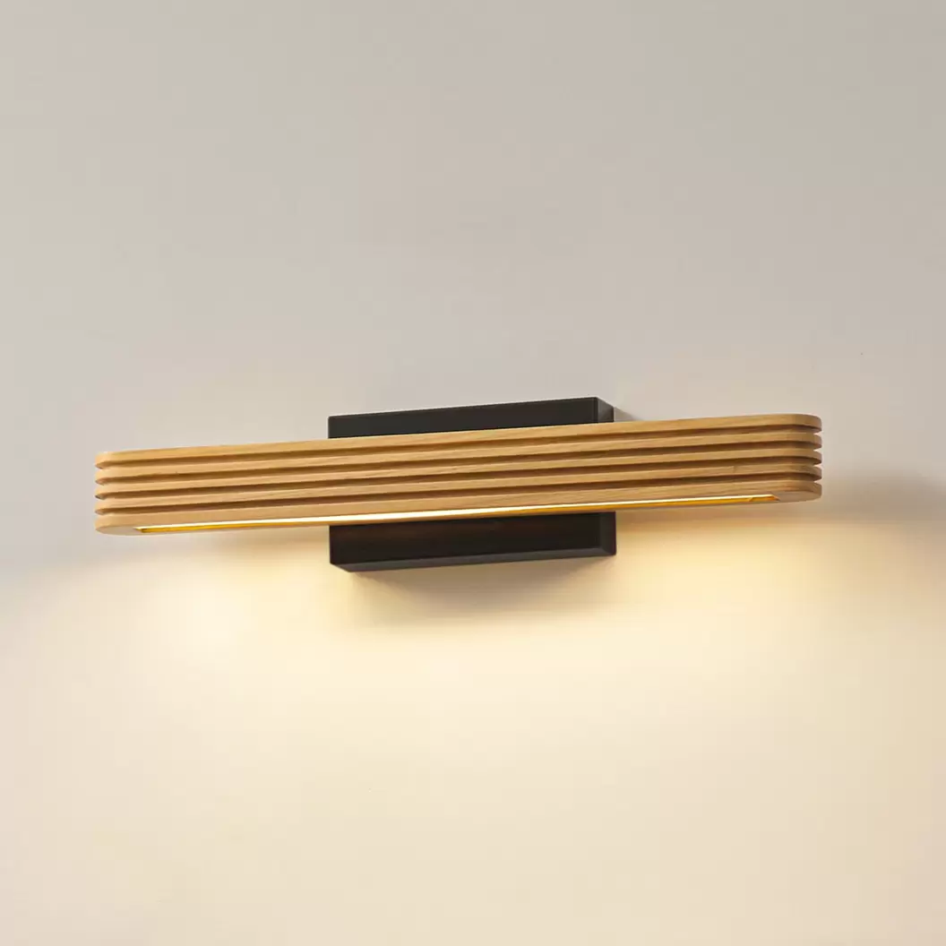 Lucande LED-Wandleuchte Lieske, 40 cm, Holz, schwarz