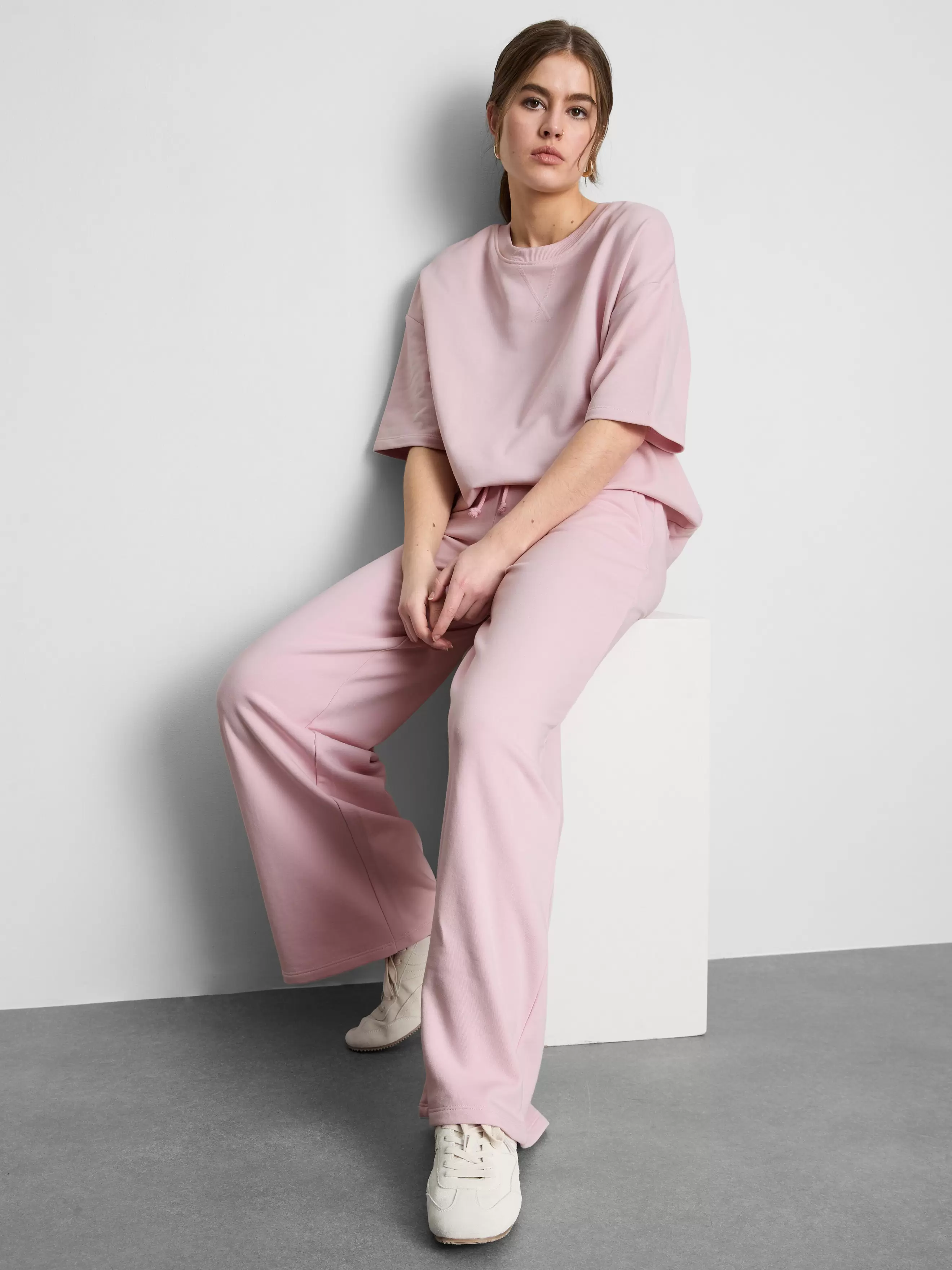 Jogginghose mit weitem Bein und hohem Baumwollanteil