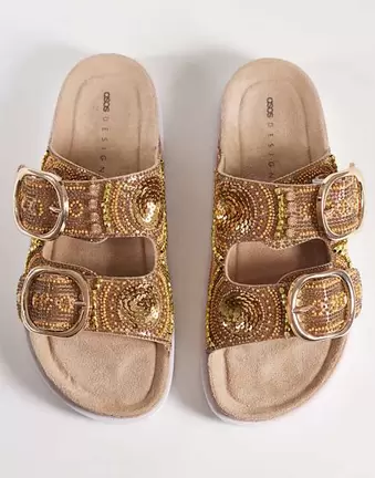 ASOS DESIGN – Frost – Sandalen in Gold mit Perlenverzierung und zwei Riemen