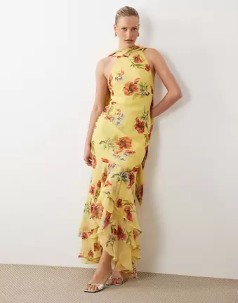 ASOS DESIGN – Neckholder-Maxikleid in Gelb mit Schaldetail, Rüschensaum und rosa Blumenmuster