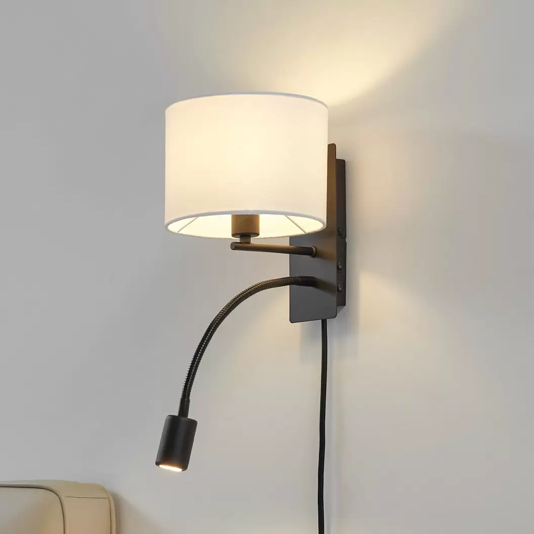 Lindby Wandleuchte Florens, schwarz, LED-Leselampe, 23,5 cm