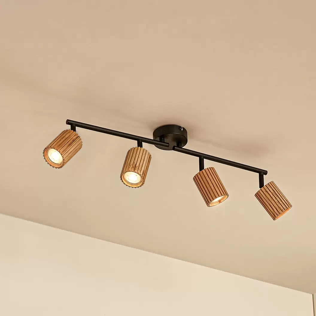 Lindby Deckenstrahler Stralino, 4-flammig, Länge 60 cm, Holz