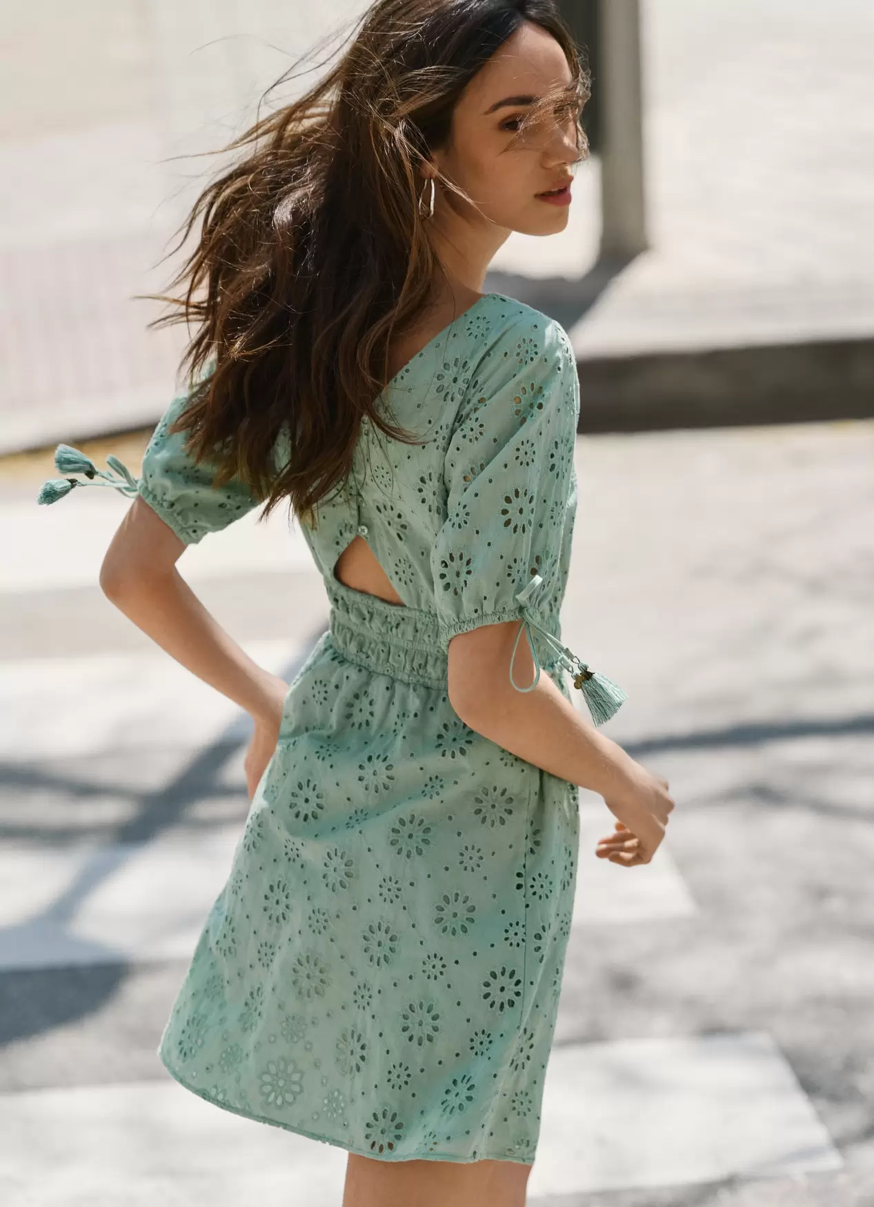 Kleid Kurz Durchbrochene Details