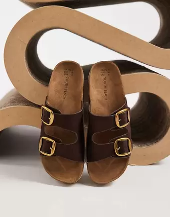 South Beach – Sandalen aus braunem Wildlederimitat mit zwei Schnallen