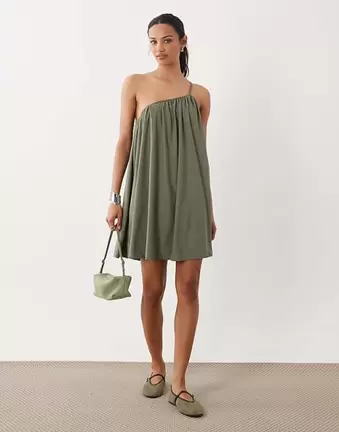 ASOS DESIGN – Strukturiertes Minikleid in Khaki mit One-Shoulder-Träger