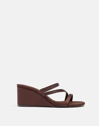 Stradivarius – Sandaletten in Braun mit Plateausohle und Keilabsatz