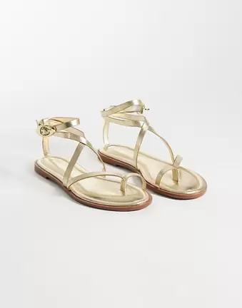 ASOS DESIGN – Felicity – Riemchen-Sandalen in Goldoptik