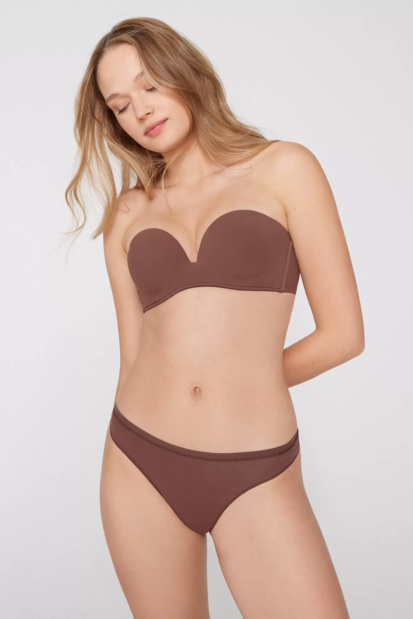 Gepolsterter Bandeau-BH aus recycelter Mikrofaser mit Ausschnitt