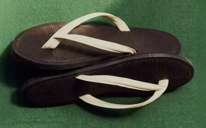 SANDALE MIT LEDERRIEMEN