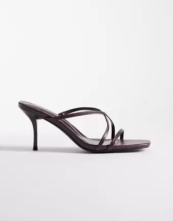 SIMMI London Wide Fit – Eleanor – Riemchen-Mules in Schokobraun mit Absatz, weite Passform